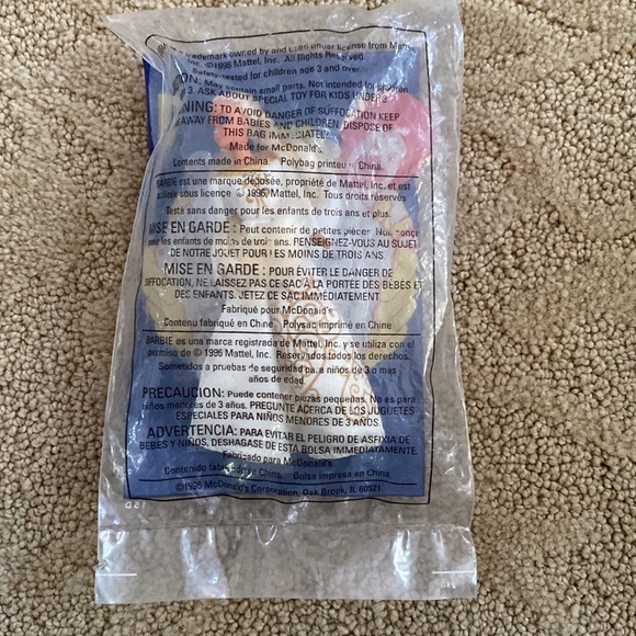 WEDDING RAPUNZEL BARBIE 1996  MCDONALDS HAPPY MEAL TOY NEW SEALED - Picture 2 of 2